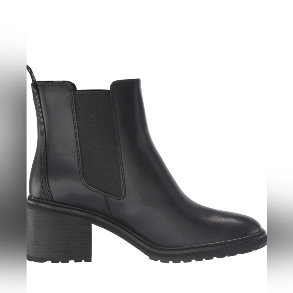 Women timberlin boots.